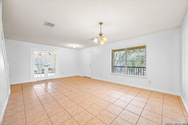 797 KILLARNEY RD Floresville, TX 78114