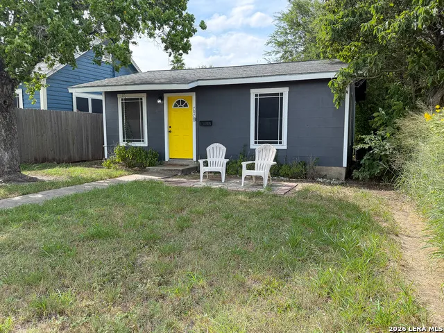 707 E Jones Beeville, TX 78102