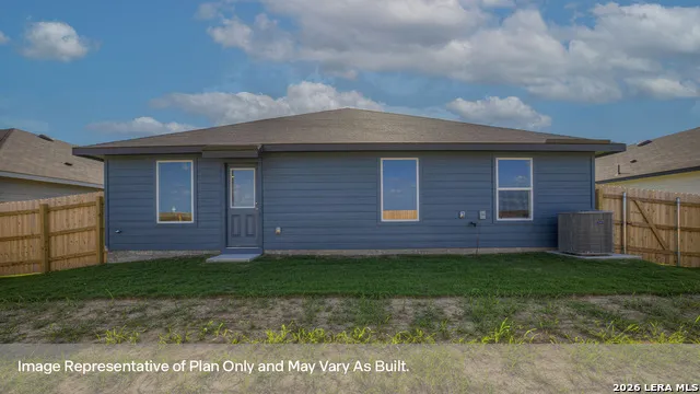 1035 Gladys Run Seguin, TX 78155