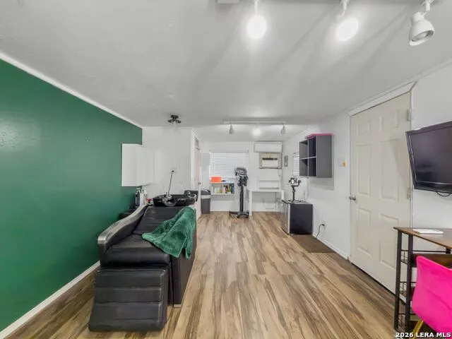 359 Pilgrim Dr San Antonio, TX 78213