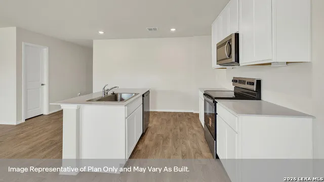 1006 Gladys Run Seguin, TX 78155