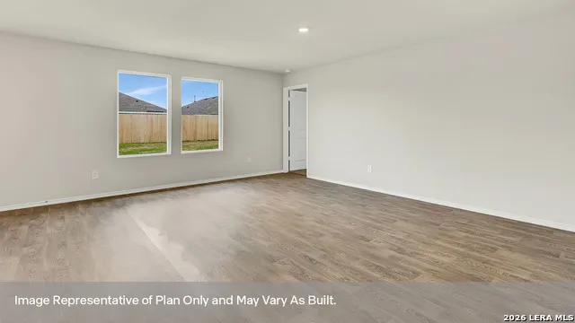 1006 Gladys Run Seguin, TX 78155