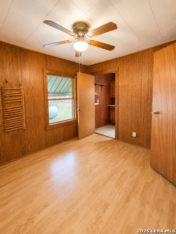 305 WALTOM AVE Jourdanton, TX 78026