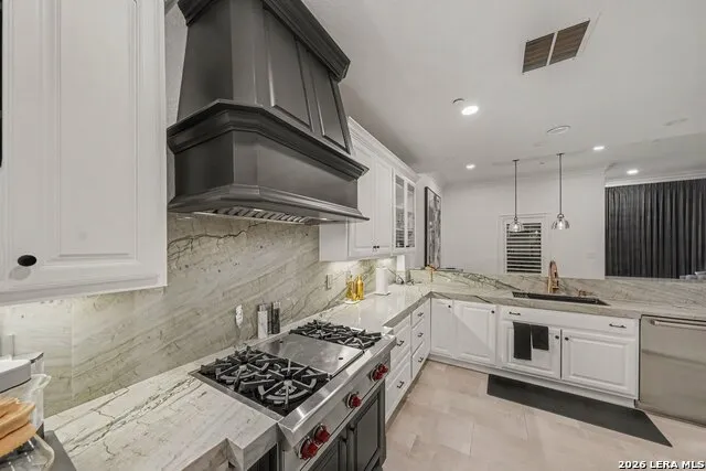 123 EATON ST #102 Unit 102 Alamo Heights, TX 78209