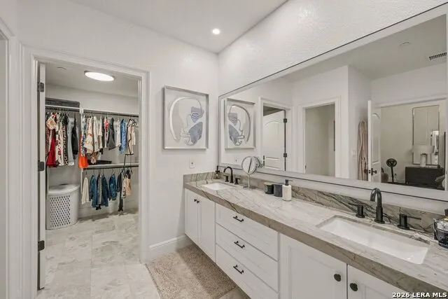 123 EATON ST #102 Unit 102 Alamo Heights, TX 78209