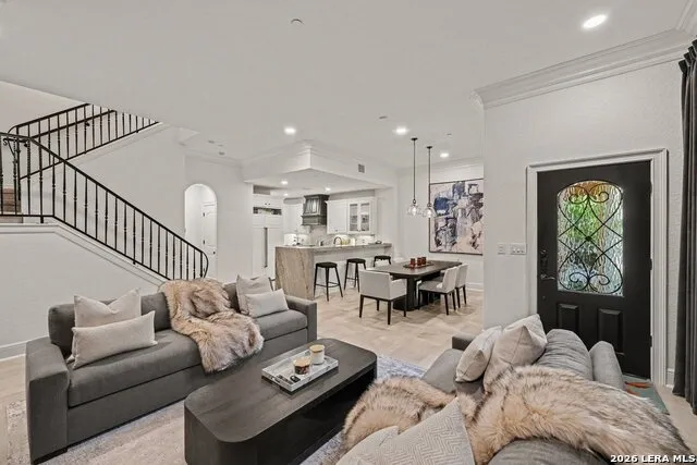 123 EATON ST #102 Unit 102 Alamo Heights, TX 78209