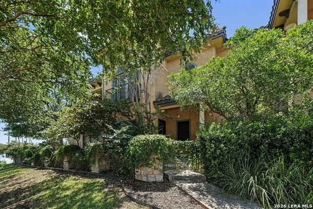 123 EATON ST #102 Unit 102 Alamo Heights, TX 78209