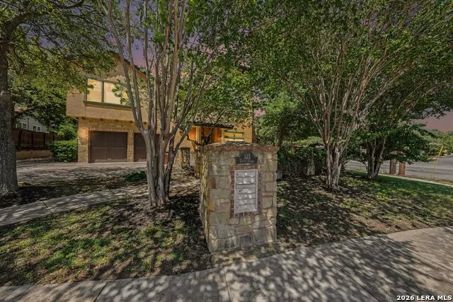 123 EATON ST #102 Unit 102 Alamo Heights, TX 78209