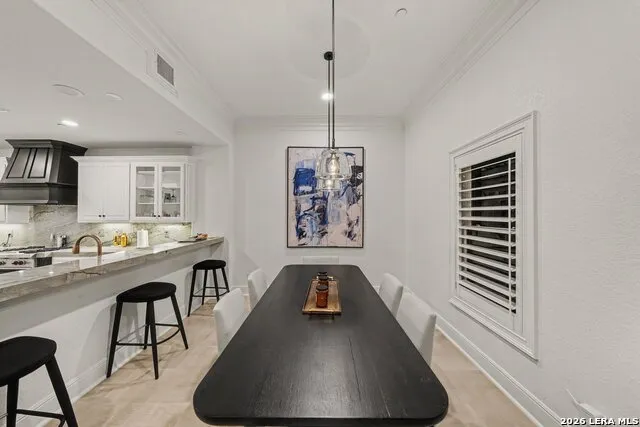 123 EATON ST #102 Unit 102 Alamo Heights, TX 78209
