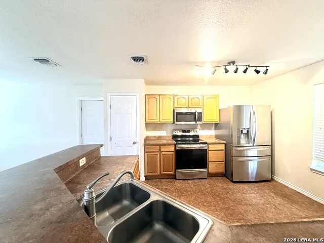 116 Palomino Trail Natalia, TX 78059