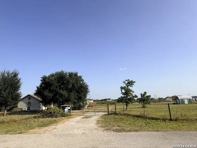 116 Palomino Trail Natalia, TX 78059