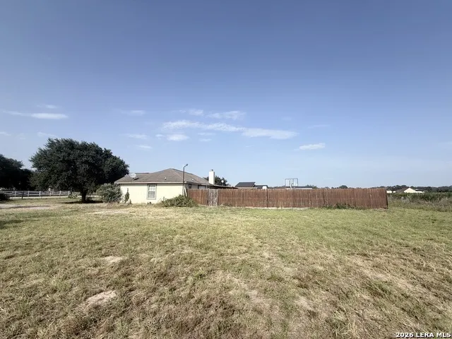 116 Palomino Trail Natalia, TX 78059