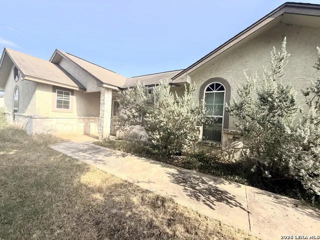 116 Palomino Trail Natalia, TX 78059