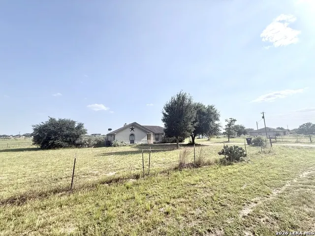 116 Palomino Trail Natalia, TX 78059