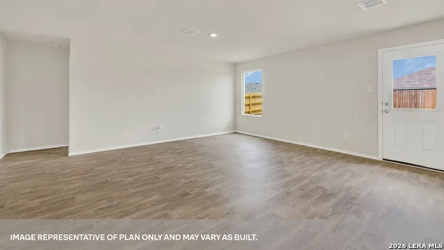 1102 INDIAN WAY Seguin, TX 78155