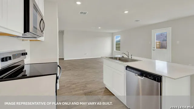 1102 INDIAN WAY Seguin, TX 78155