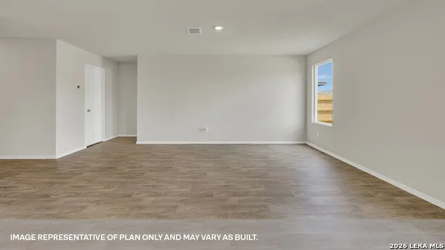 1102 INDIAN WAY Seguin, TX 78155
