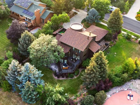 6686 Fairways Drive