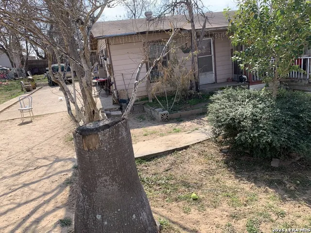 4254 TWIN VLY Von Ormy, TX 78073