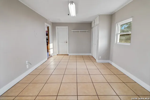 612 E Hutchinson St Beeville, TX 78102