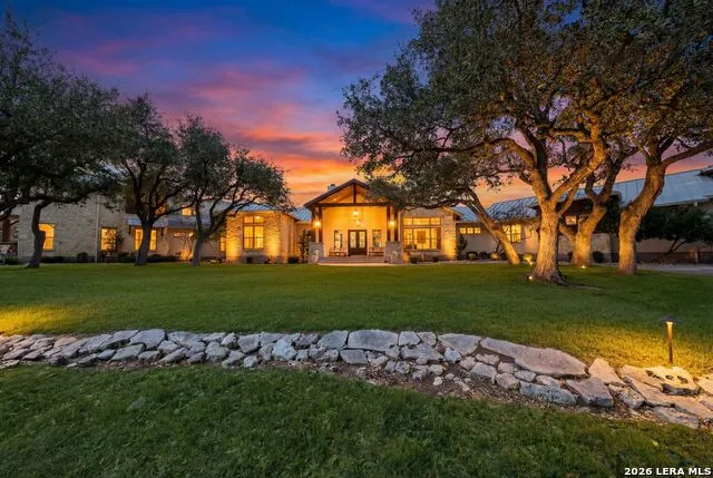 1043 Twin River Canyon Lake, TX 78133