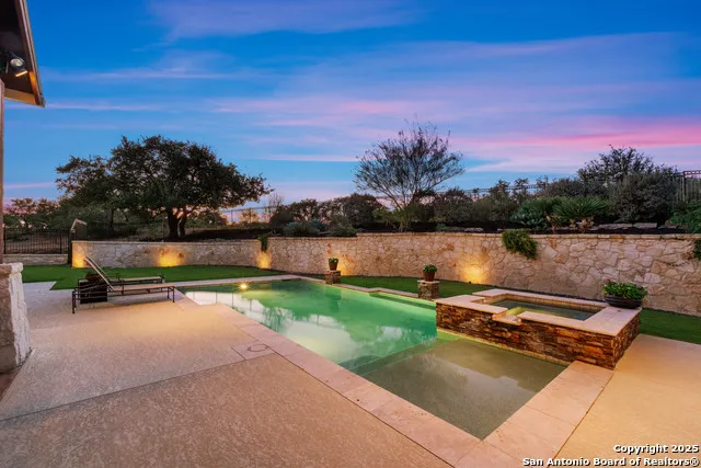 1043 Twin River Canyon Lake, TX 78133