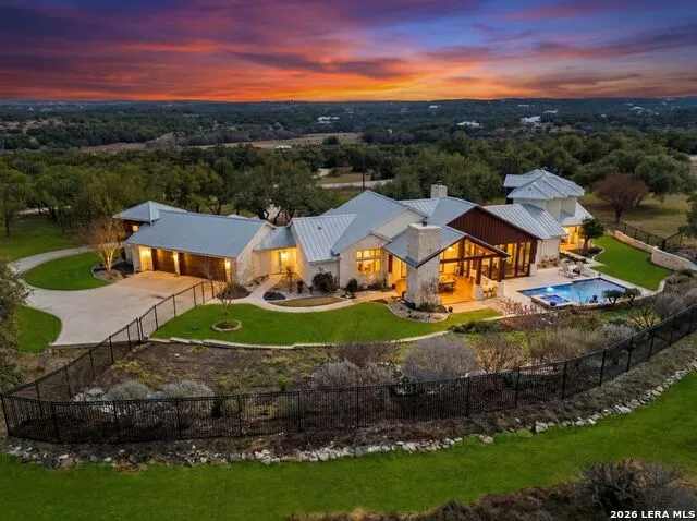 1043 Twin River Canyon Lake, TX 78133