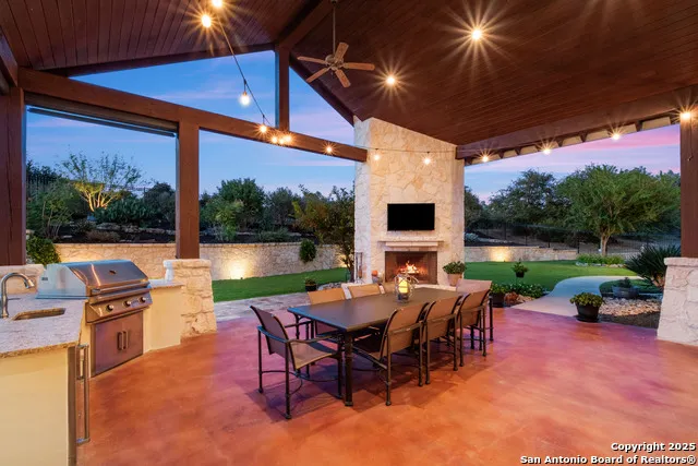 1043 Twin River Canyon Lake, TX 78133