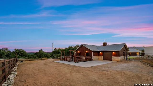 1043 Twin River Canyon Lake, TX 78133