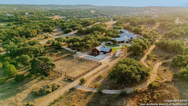 1043 Twin River Canyon Lake, TX 78133