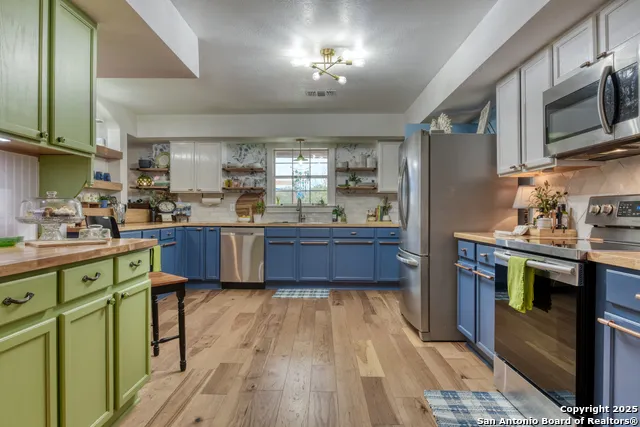 510 RUDELOFF RD Seguin, TX 78155