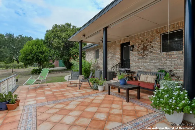 510 RUDELOFF RD Seguin, TX 78155