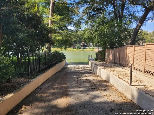 510 RUDELOFF RD Seguin, TX 78155