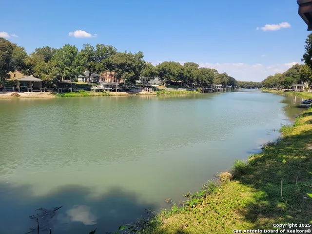 510 RUDELOFF RD Seguin, TX 78155