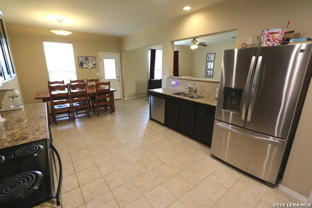 449 Auburn Park Selma, TX 78154