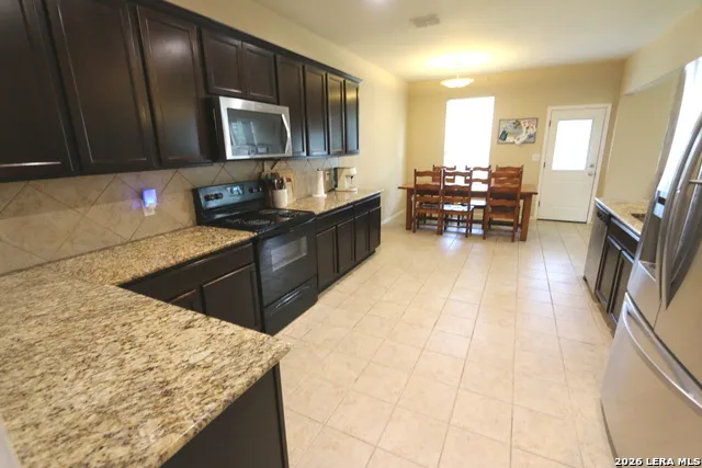 449 Auburn Park Selma, TX 78154