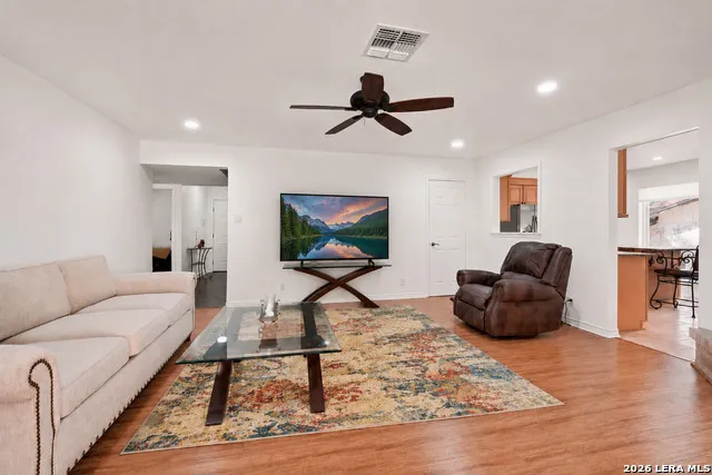 2414 WILDERNESS HL San Antonio, TX 78231