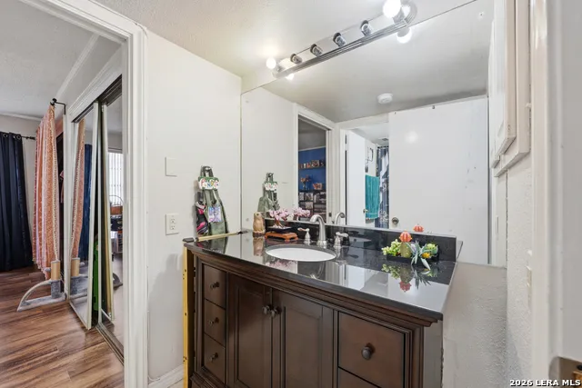 6405 Honey HL San Antonio, TX 78229