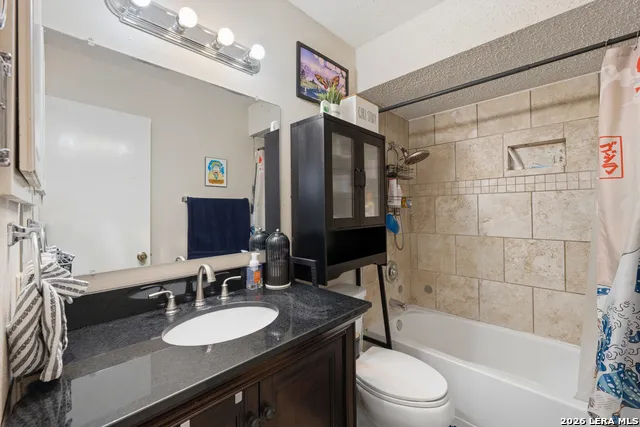 6405 Honey HL San Antonio, TX 78229