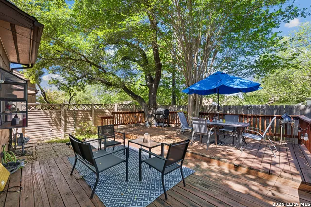 6405 Honey HL San Antonio, TX 78229