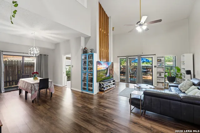 6405 Honey HL San Antonio, TX 78229