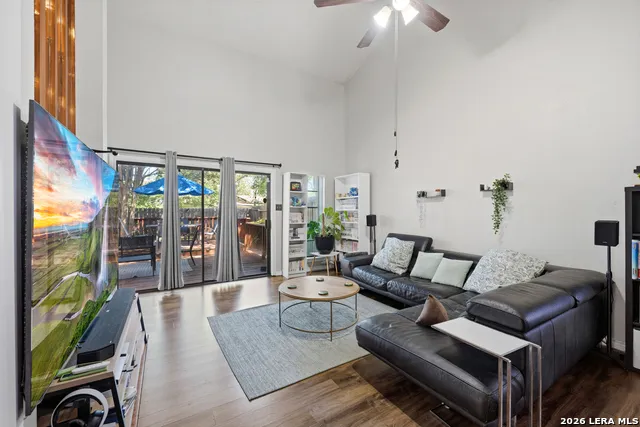 6405 Honey HL San Antonio, TX 78229
