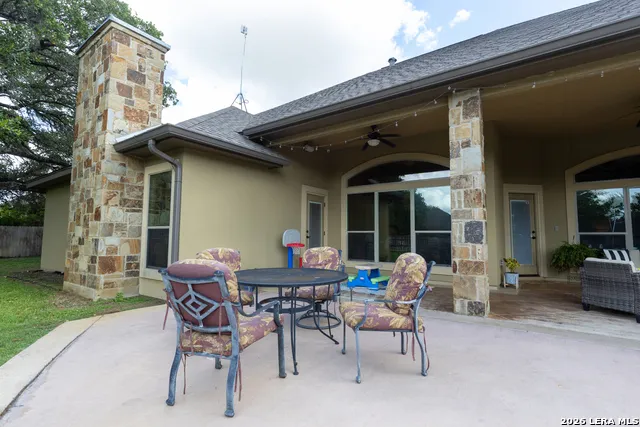 1640 CAMDEN LN Pleasanton, TX 78064
