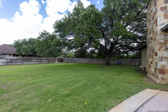 1640 CAMDEN LN Pleasanton, TX 78064