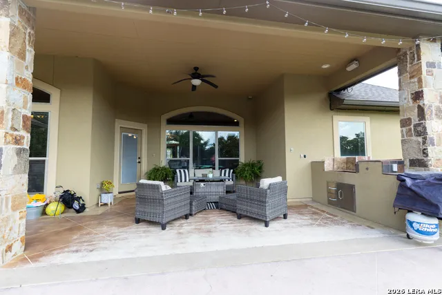 1640 CAMDEN LN Pleasanton, TX 78064