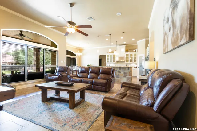 1640 CAMDEN LN Pleasanton, TX 78064