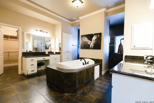 1640 CAMDEN LN Pleasanton, TX 78064