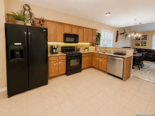 1848 Lost Trail Pleasanton, TX 78064