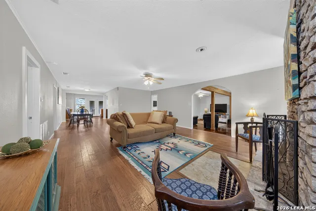 1932 Canyon Lake Dr Canyon Lake, TX 78133