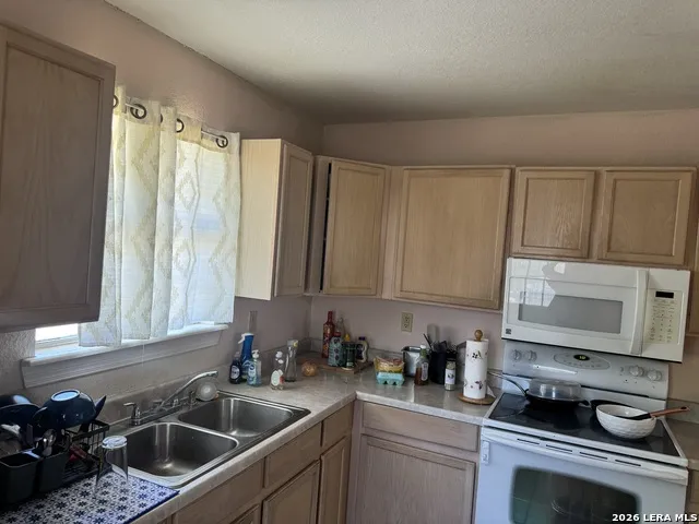 2243 MALIBU BLVD Eagle Pass, TX 78852